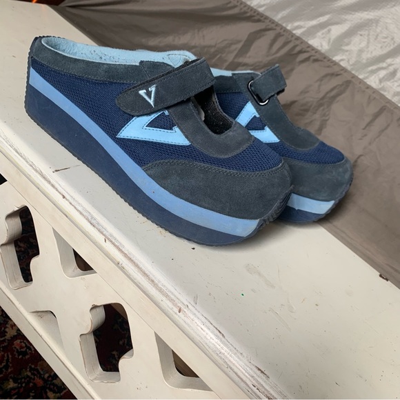 Volatile | Shoes | Volatile Rare Slip On Sneaker Platforms 9s Club Kid ...